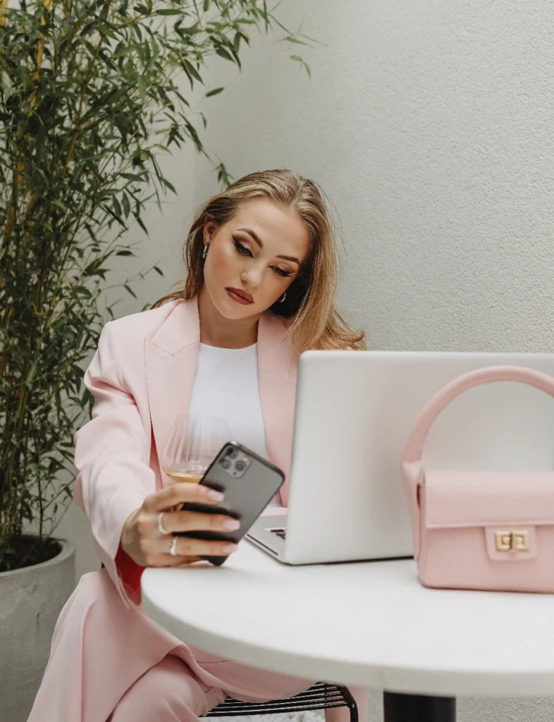 kaboompics barbiecore aesthetic 32714 v2 786x1024 1